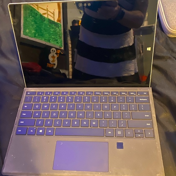 Microsoft Surface Pro 3 (Bundle) - Picture 2 of 8